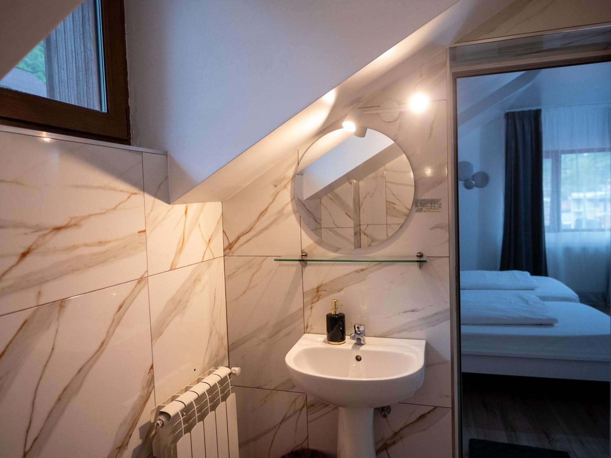 Guesthouse Magic Băile Herculane المظهر الخارجي الصورة