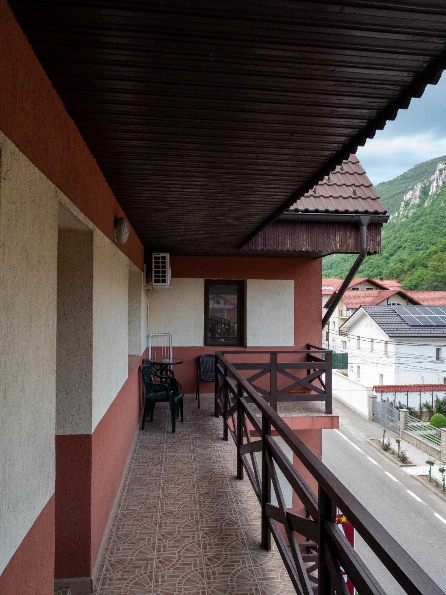 Guesthouse Magic Băile Herculane المظهر الخارجي الصورة